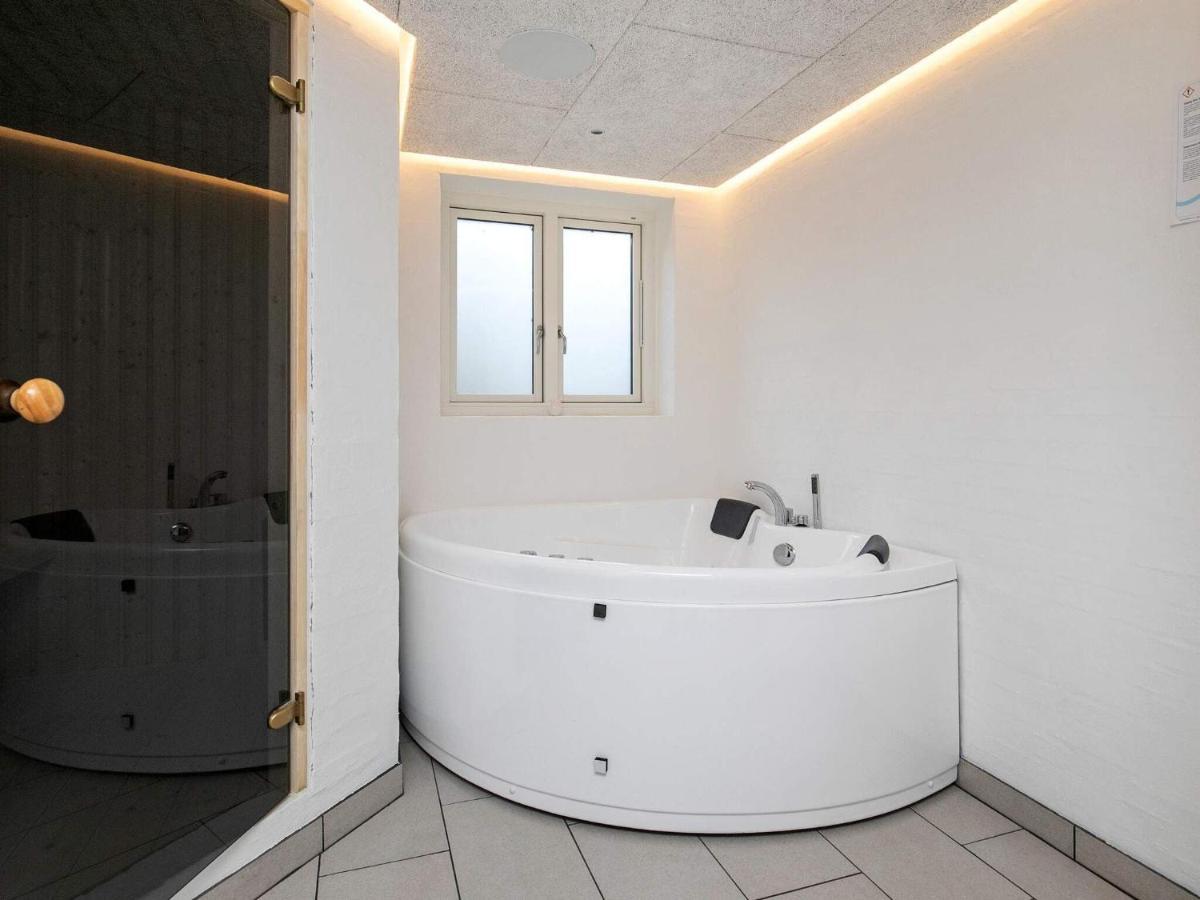 14 Person Holiday Home In L Kken Лёккен Экстерьер фото